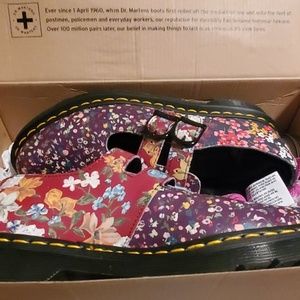 Dr Martens mary jane still floral size 9 like new